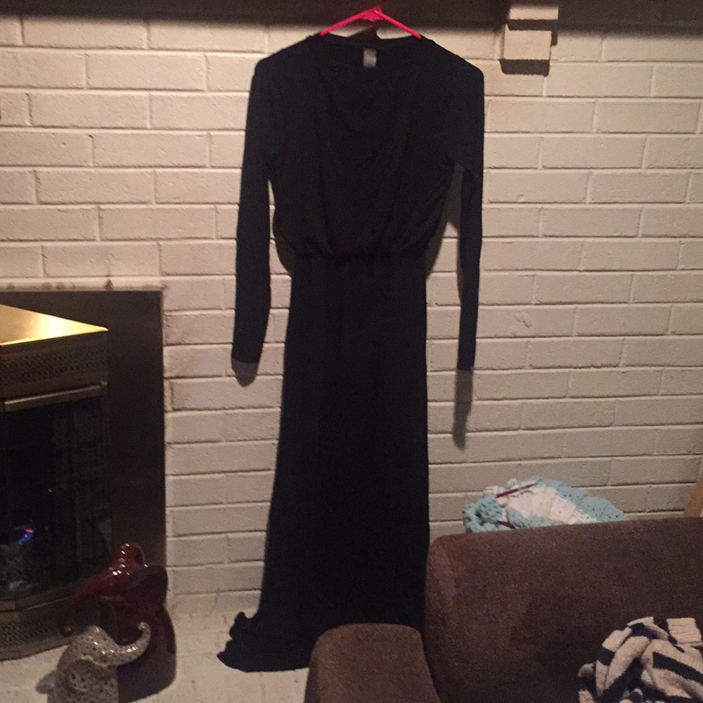 Medium black maxi